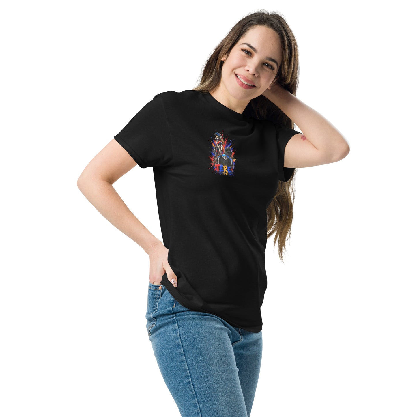 Camiseta negra mujer frontal izquierda con diseño cartoon motociclista personalizado - Moda Cartoon Lab