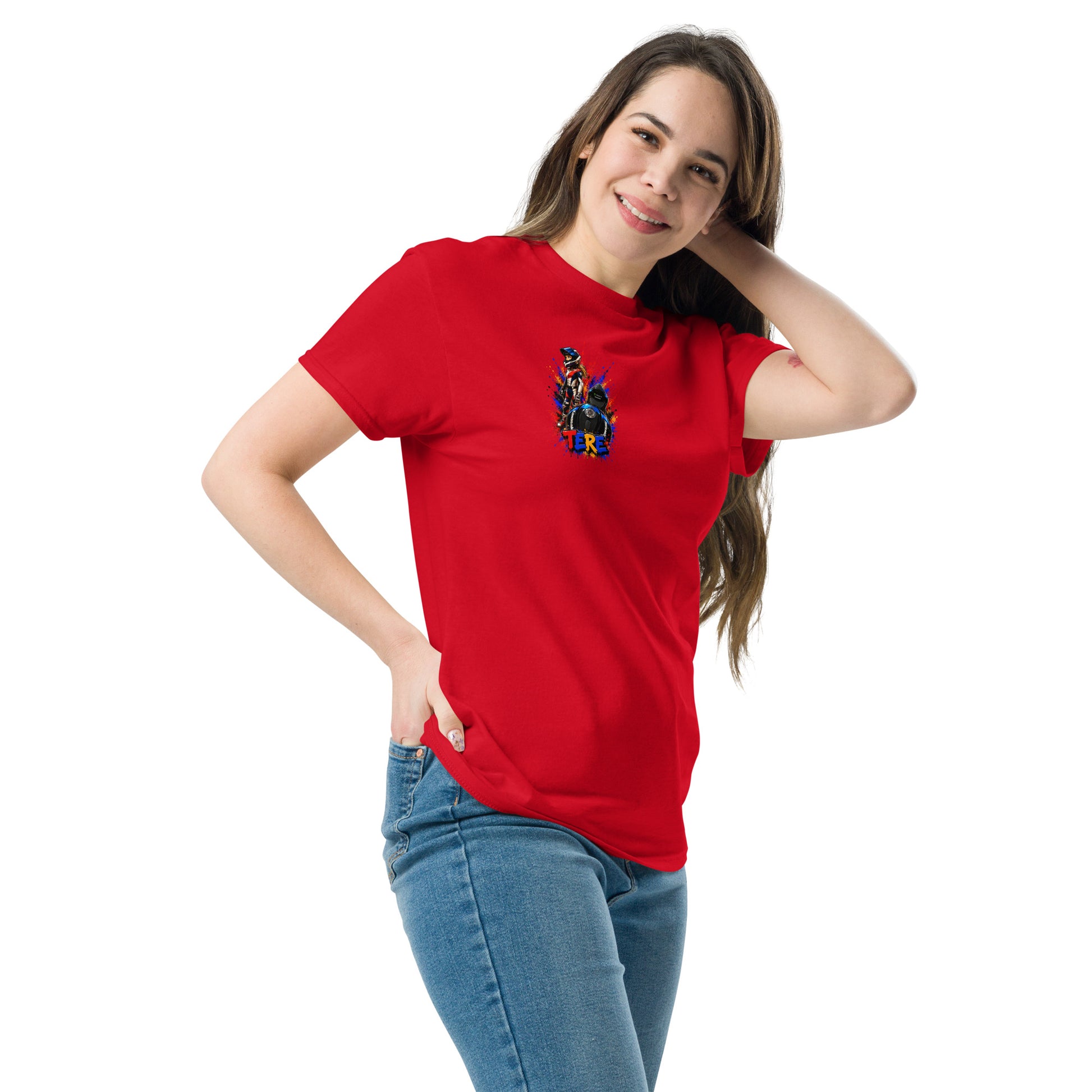 Camiseta roja mujer frontal izquierda con diseño cartoon motociclista personalizado - Moda Cartoon Lab
